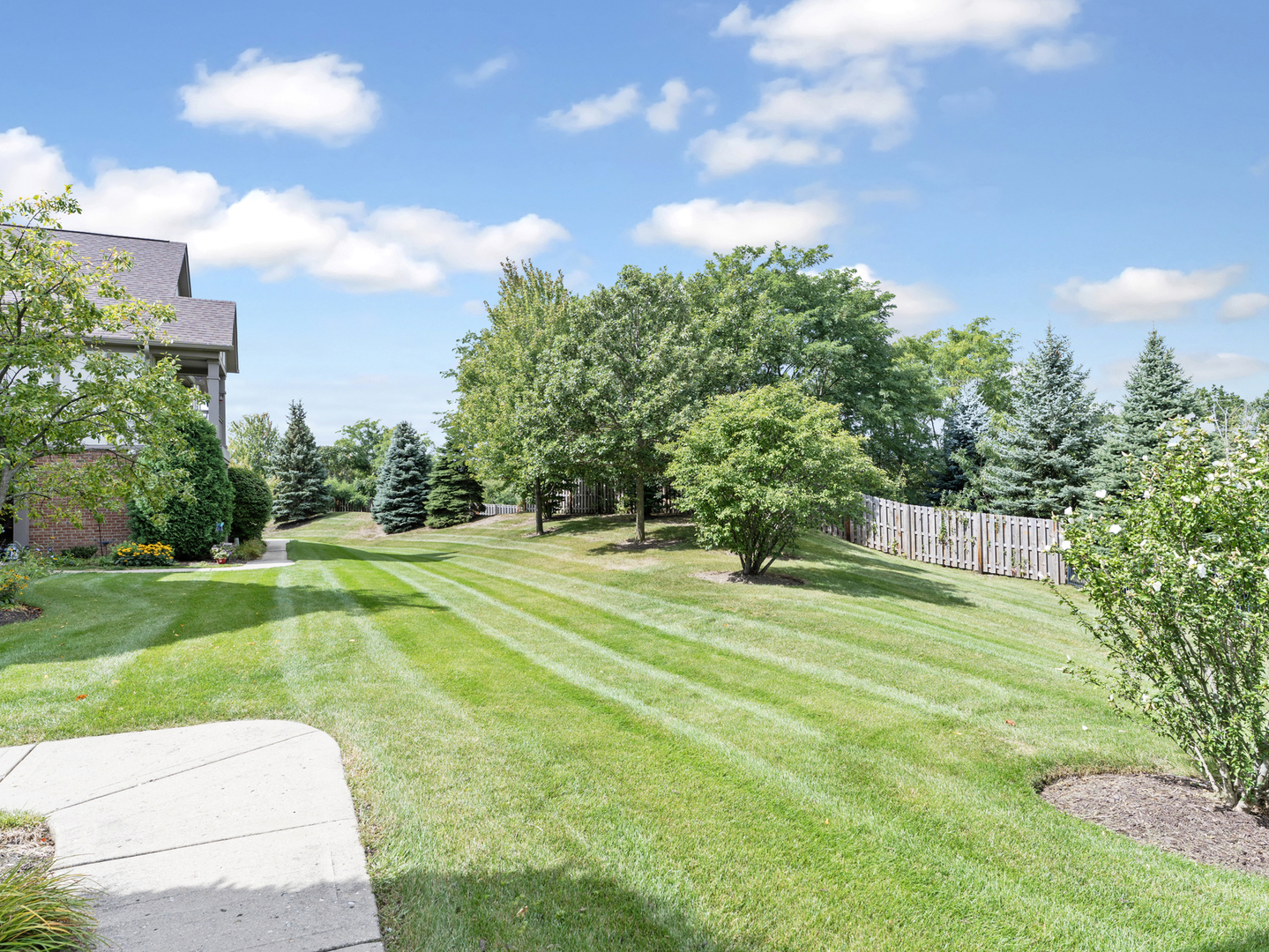 880 June Terrace #270, Lake Zurich, IL 60047