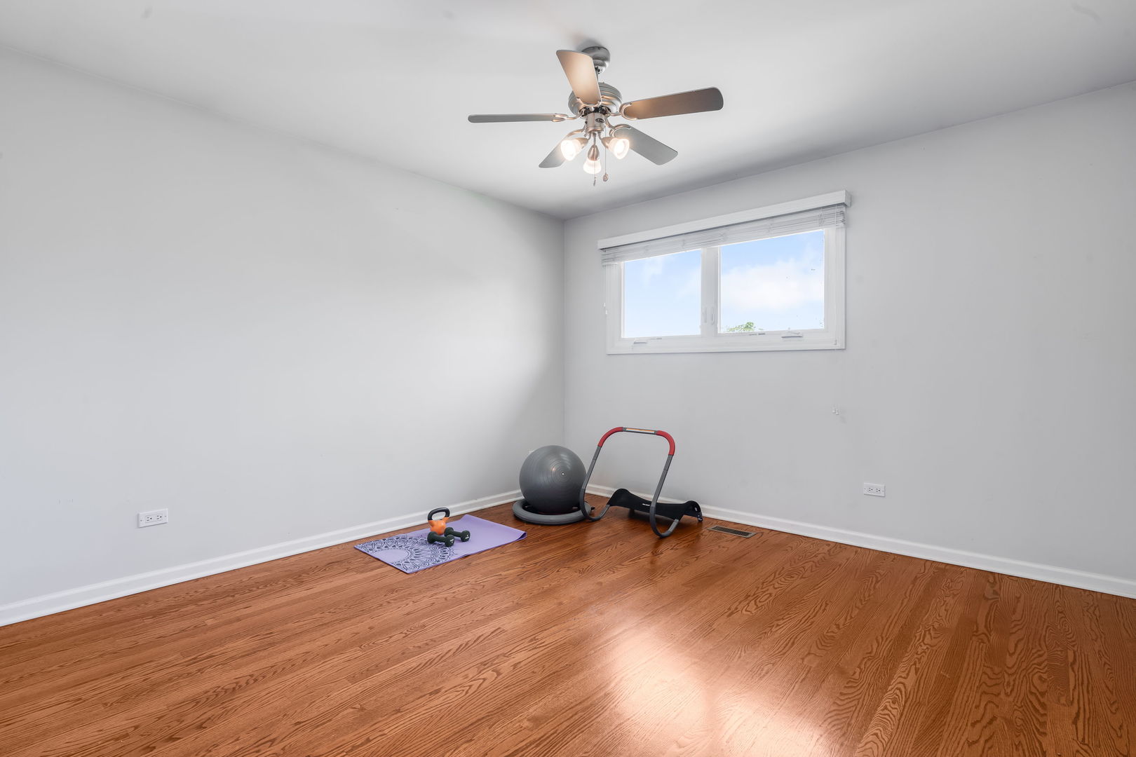 1741 W Goldengate Drive, Addison, IL 60101