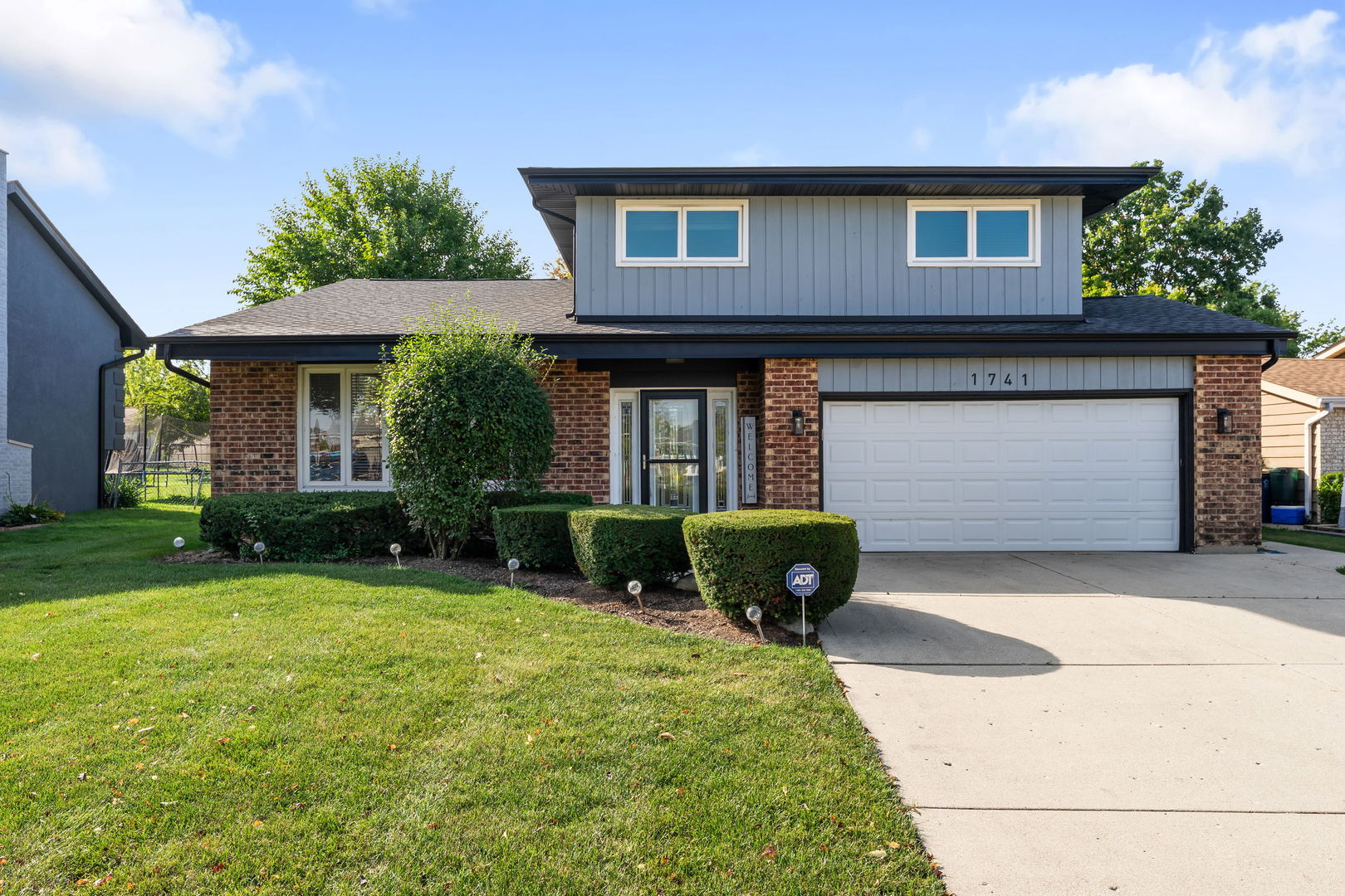 1741 W Goldengate Drive, Addison, IL 60101