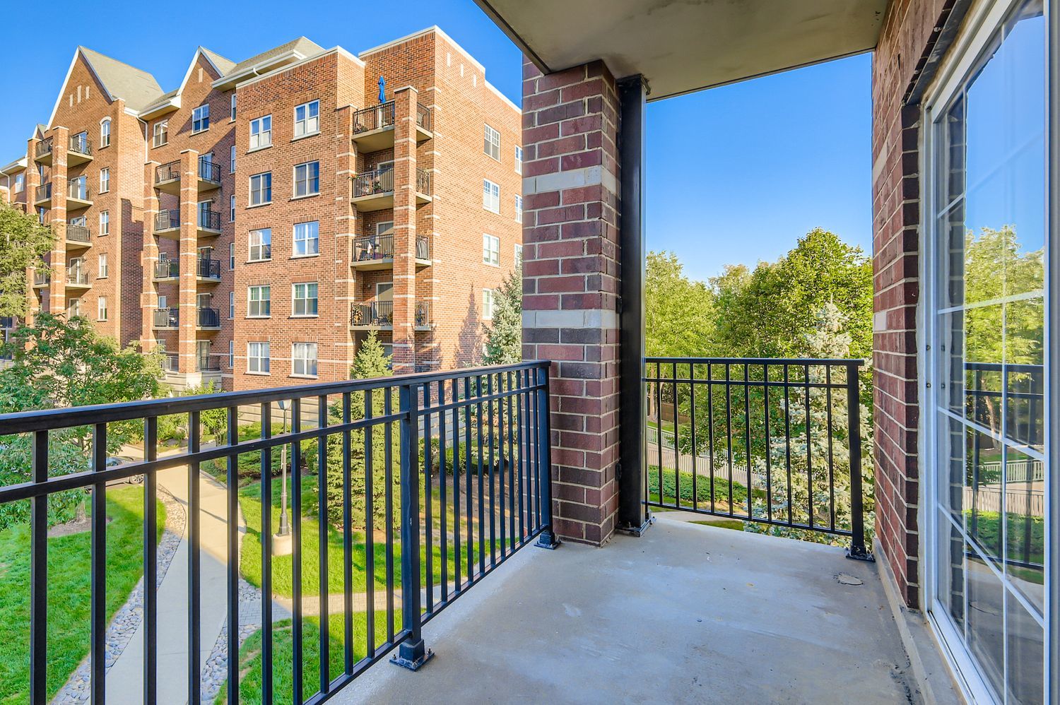 410 W Mahogany Court #309, Palatine, IL 60067