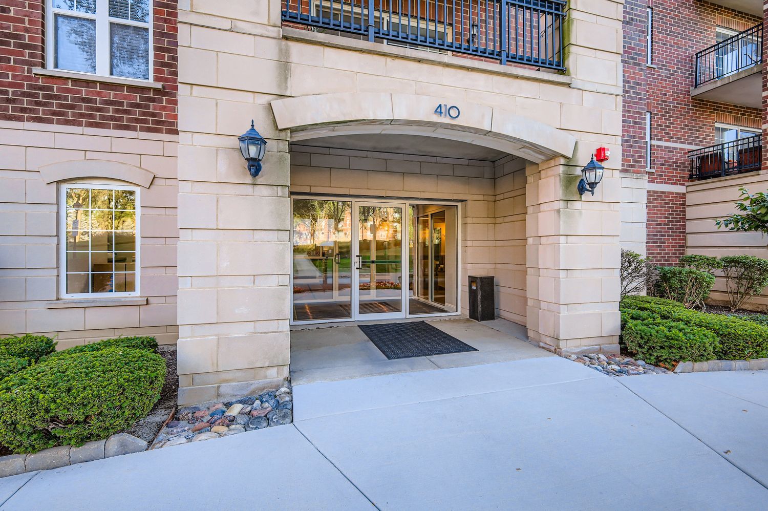 410 W Mahogany Court #309, Palatine, IL 60067