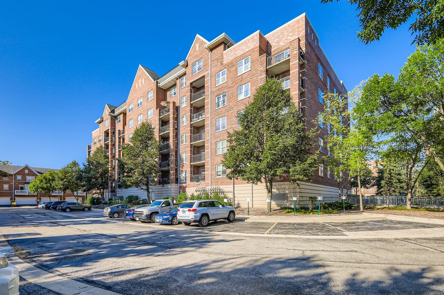 410 W Mahogany Court #309, Palatine, IL 60067