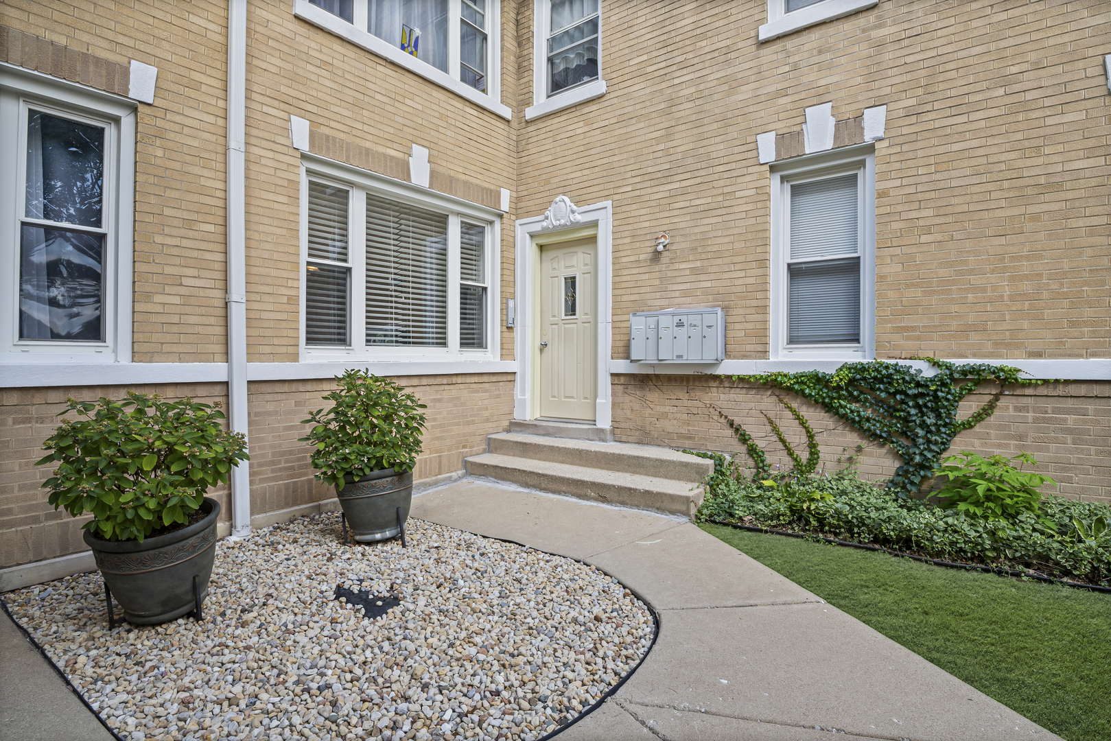 5416 W Windsor Avenue #1N, Chicago, IL 60630