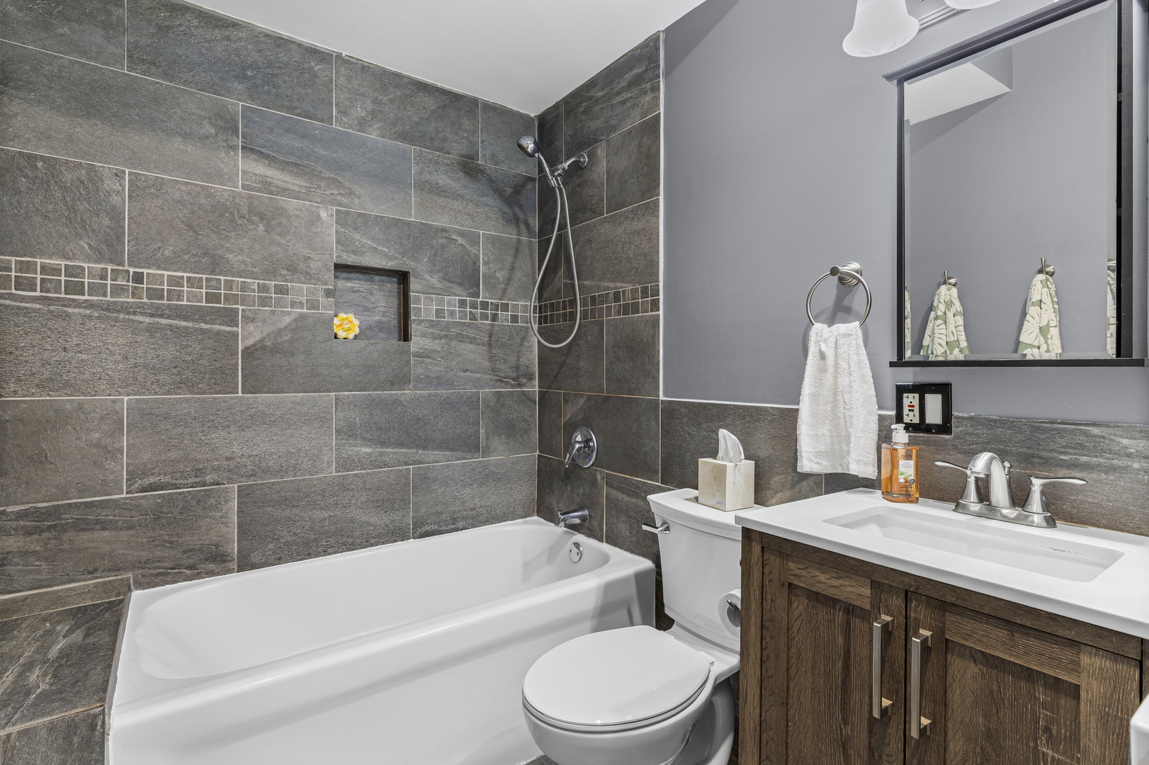 5416 W Windsor Avenue #1N, Chicago, IL 60630