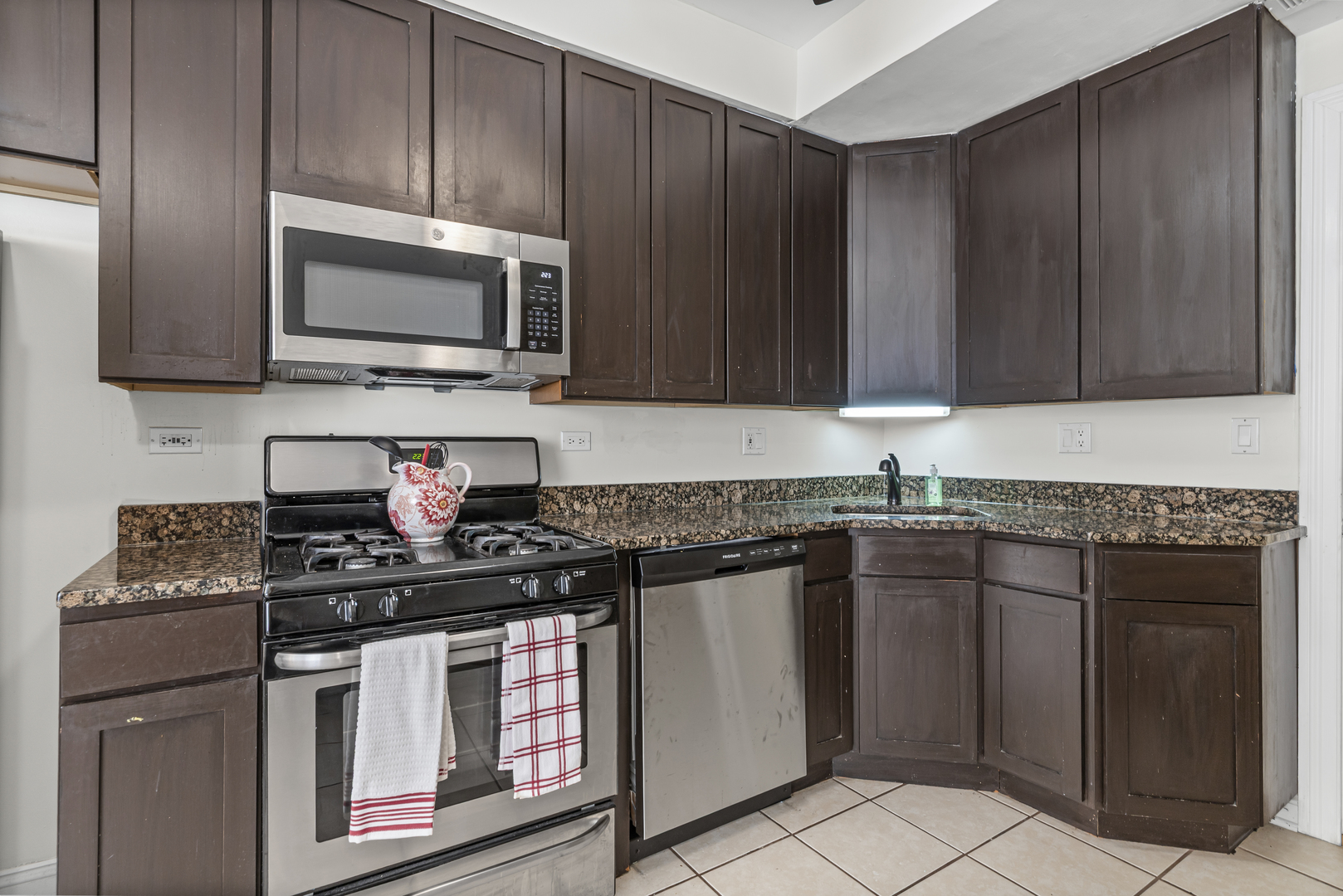 5416 W Windsor Avenue #1N, Chicago, IL 60630