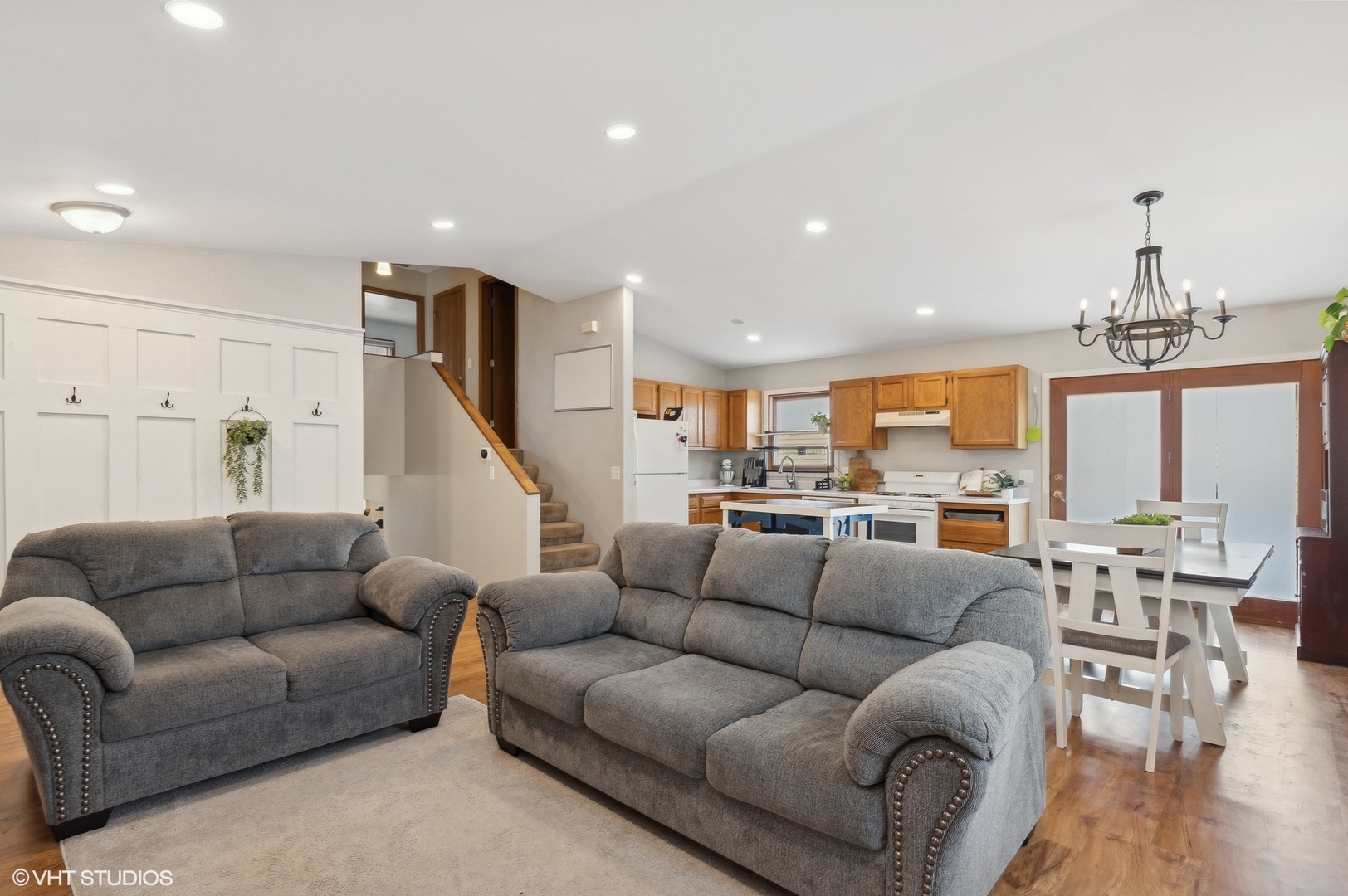 35720 N Laurel Avenue, Ingleside, IL 60041