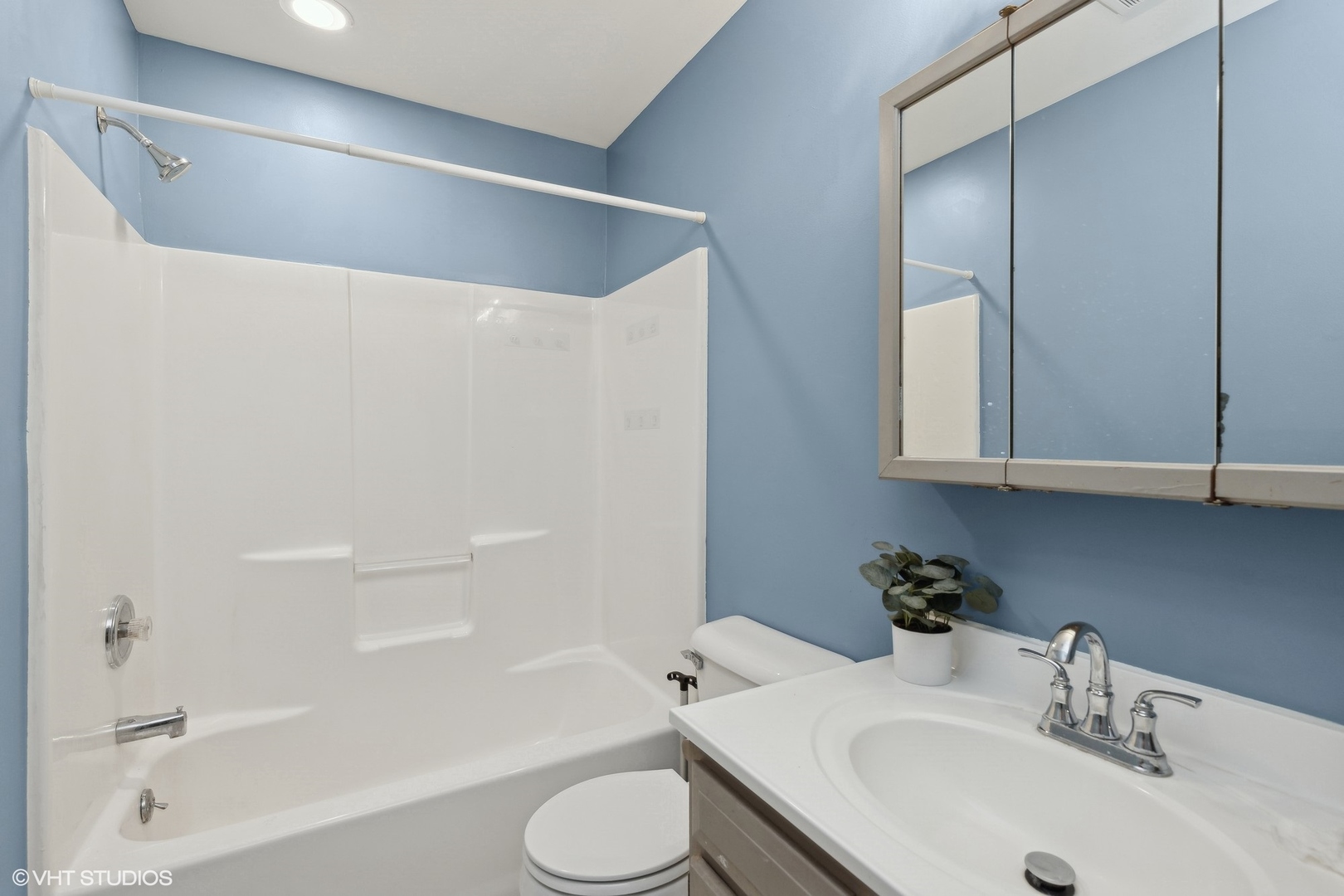 35720 N Laurel Avenue, Ingleside, IL 60041