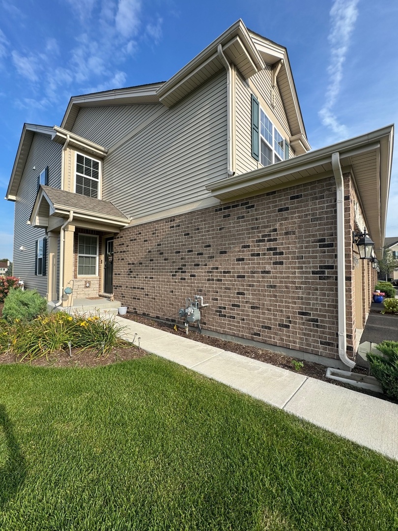 2068 Canyon Creek Court #2068, Aurora, IL 60503