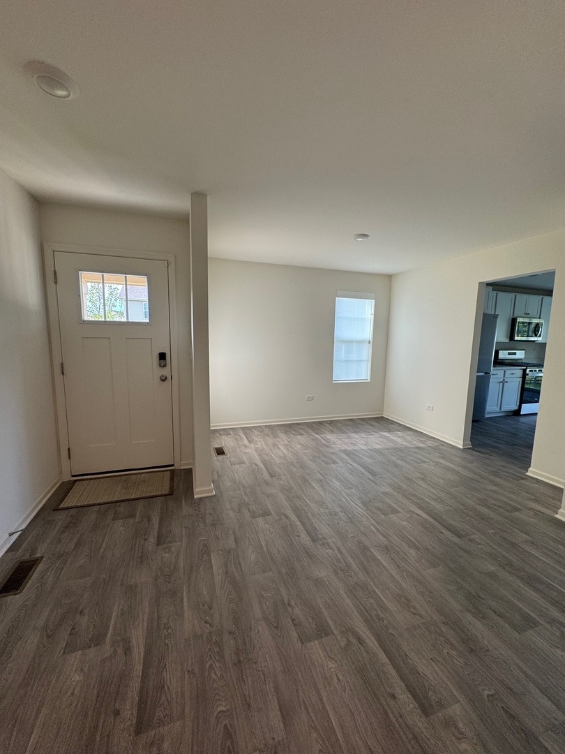 2068 Canyon Creek Court #2068, Aurora, IL 60503