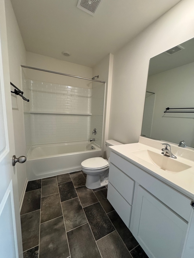 2068 Canyon Creek Court #2068, Aurora, IL 60503