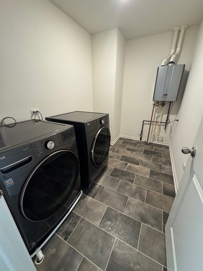 2068 Canyon Creek Court #2068, Aurora, IL 60503