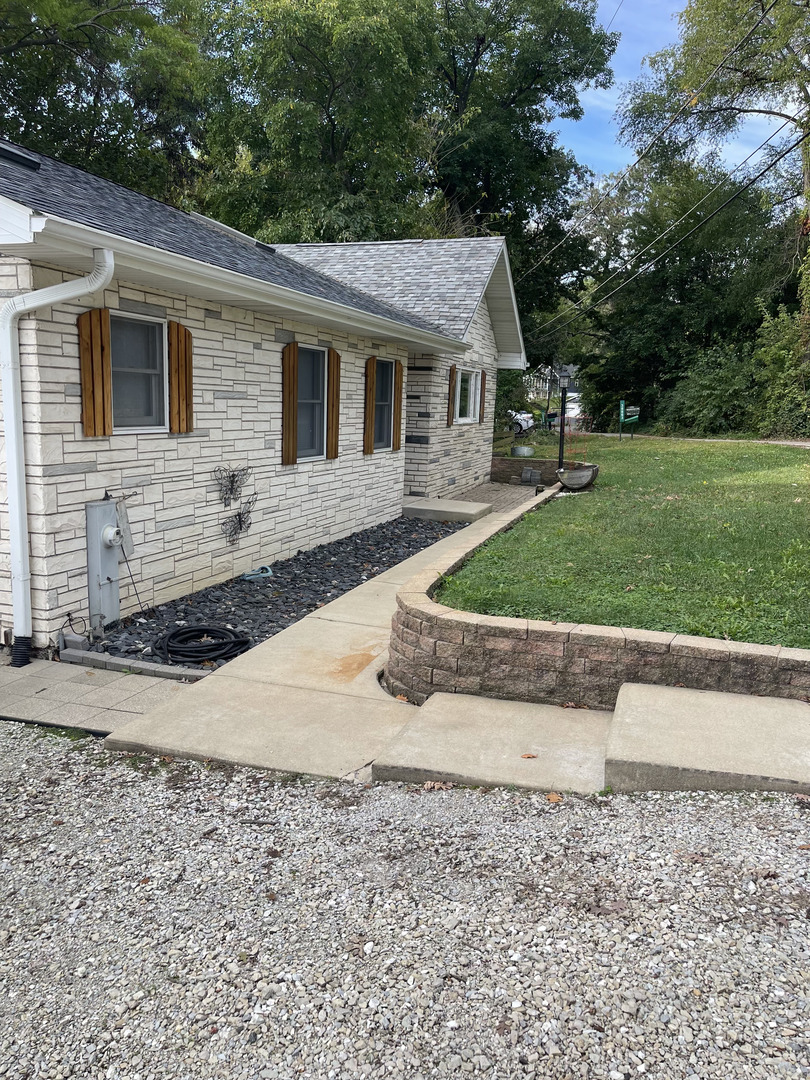 38871 N LAKEVIEW Avenue, Antioch, IL 60002