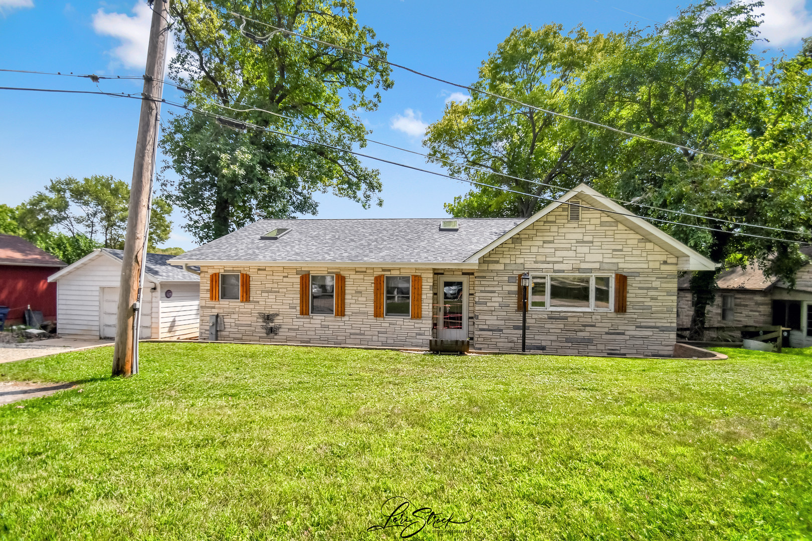 38871 N LAKEVIEW Avenue, Antioch, IL 60002