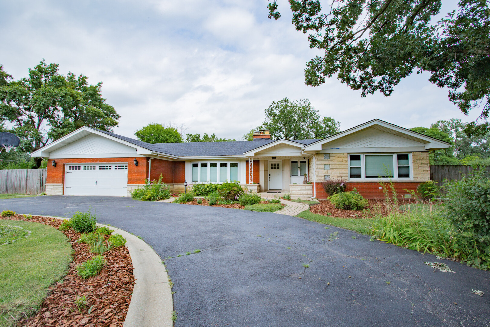 1010 Crabtree Lane, Des Plaines, IL 60016