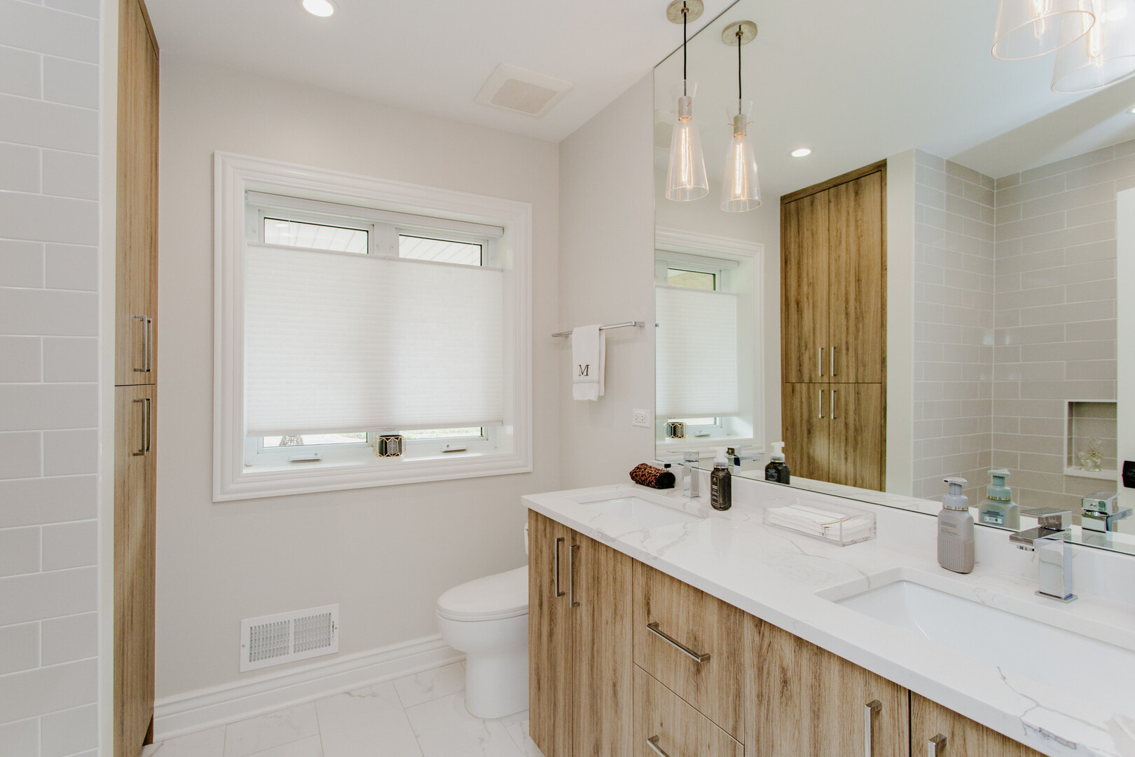 1010 Crabtree Lane, Des Plaines, IL 60016