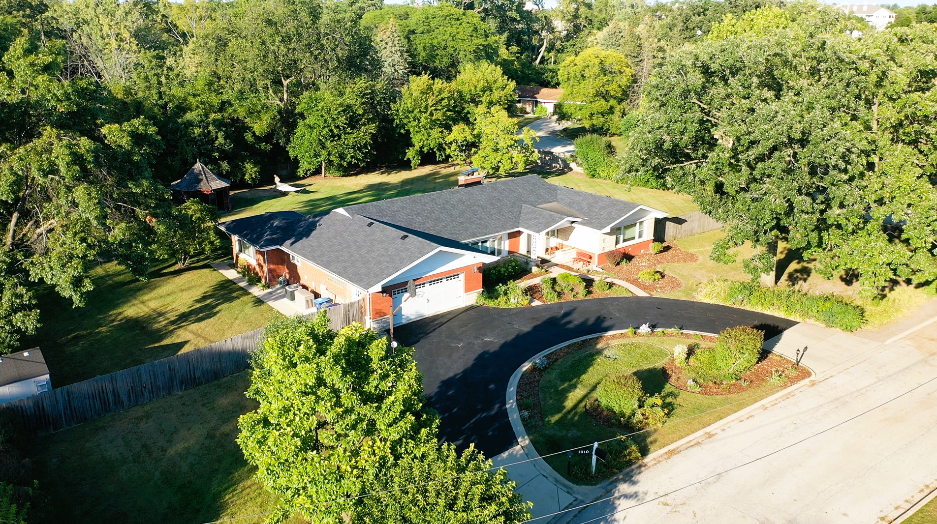 1010 Crabtree Lane, Des Plaines, IL 60016