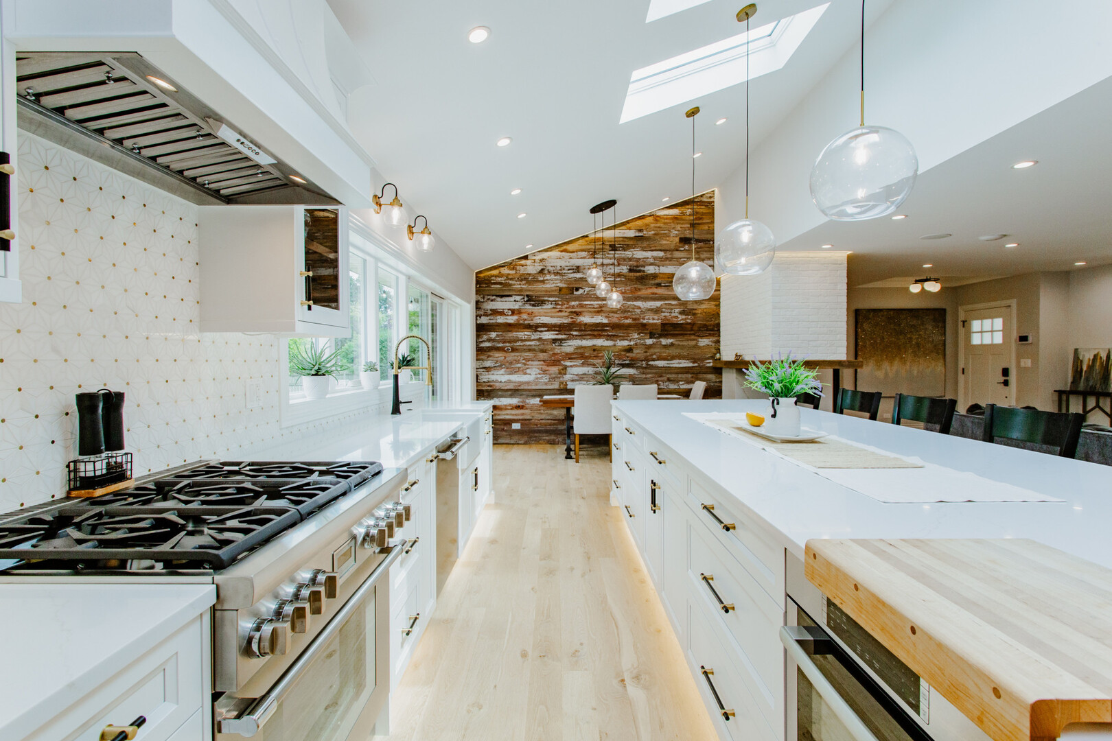 1010 Crabtree Lane, Des Plaines, IL 60016