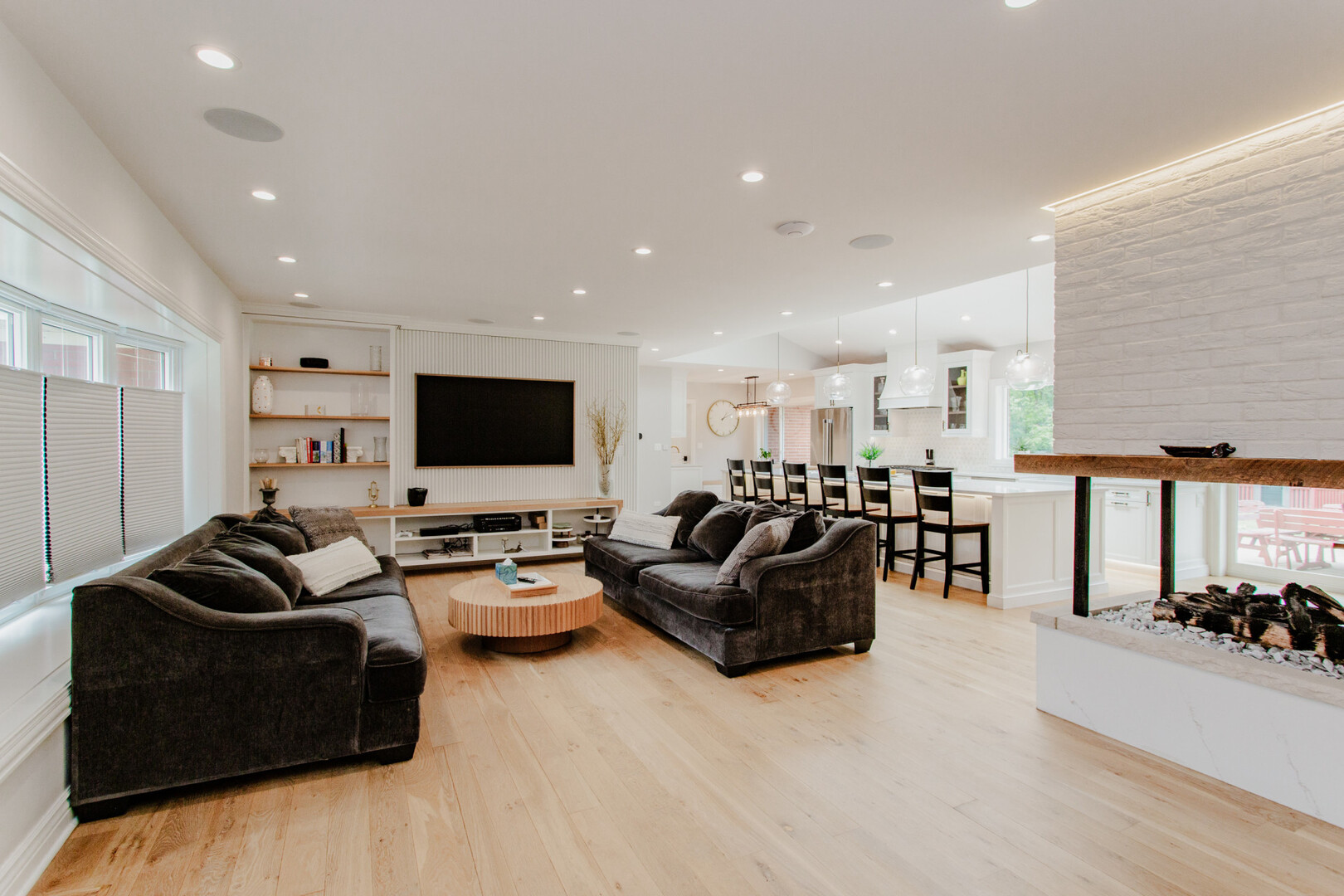 1010 Crabtree Lane, Des Plaines, IL 60016