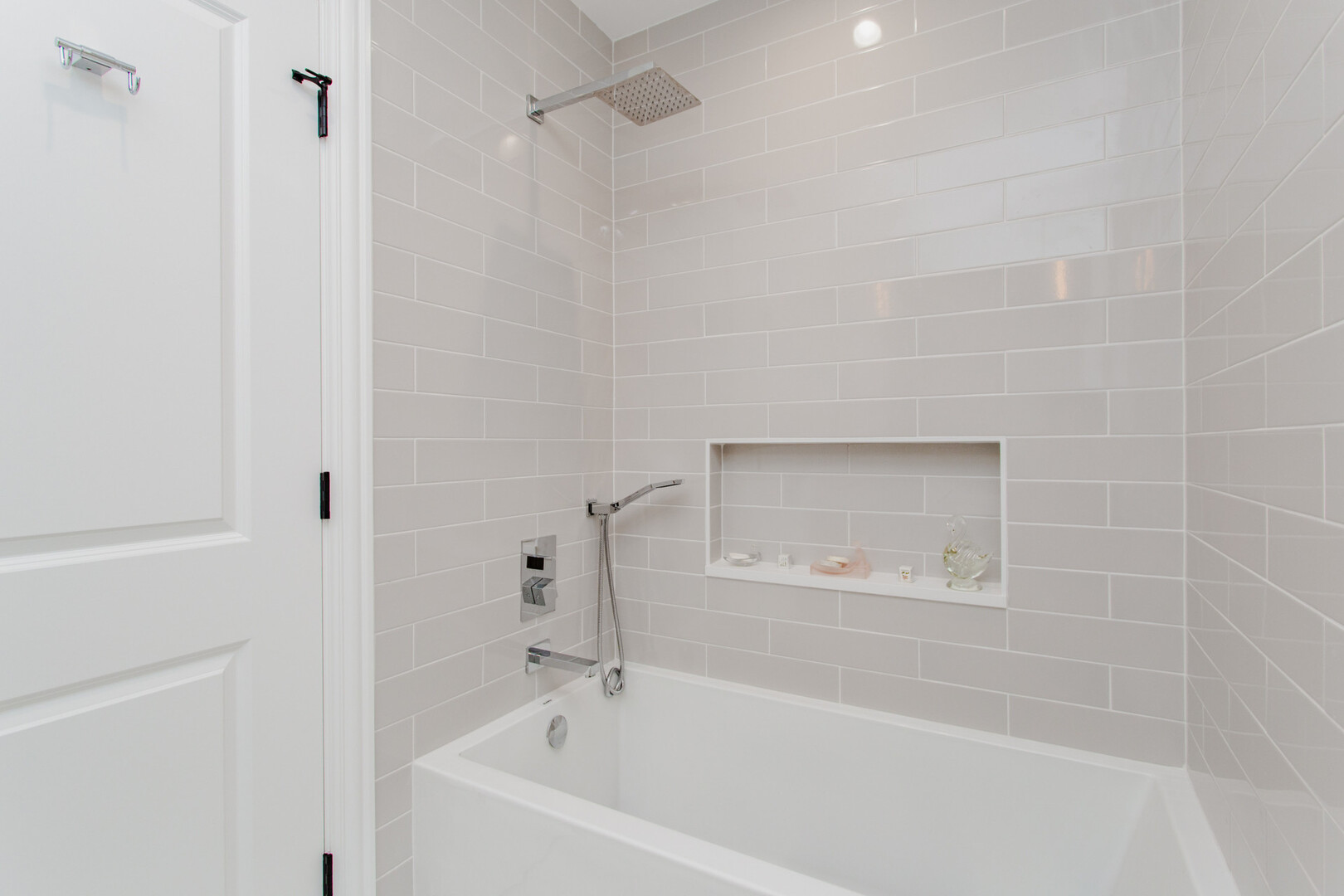 1010 Crabtree Lane, Des Plaines, IL 60016