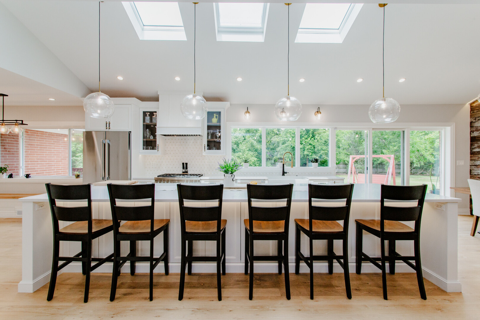 1010 Crabtree Lane, Des Plaines, IL 60016