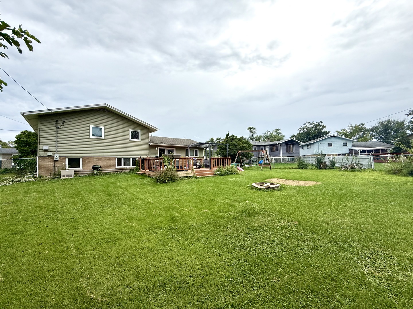 5700 La Palm Drive, Oak Forest, IL 60452