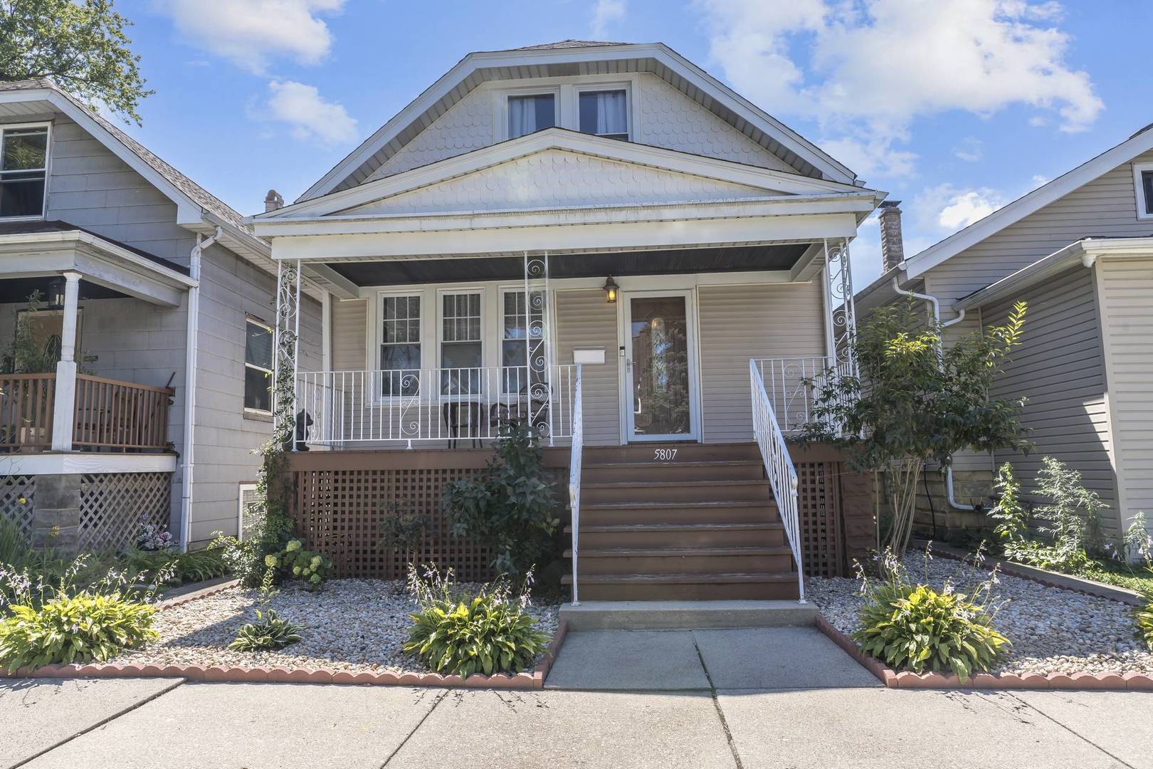 5807 W Cornelia Avenue, Chicago, IL 60634