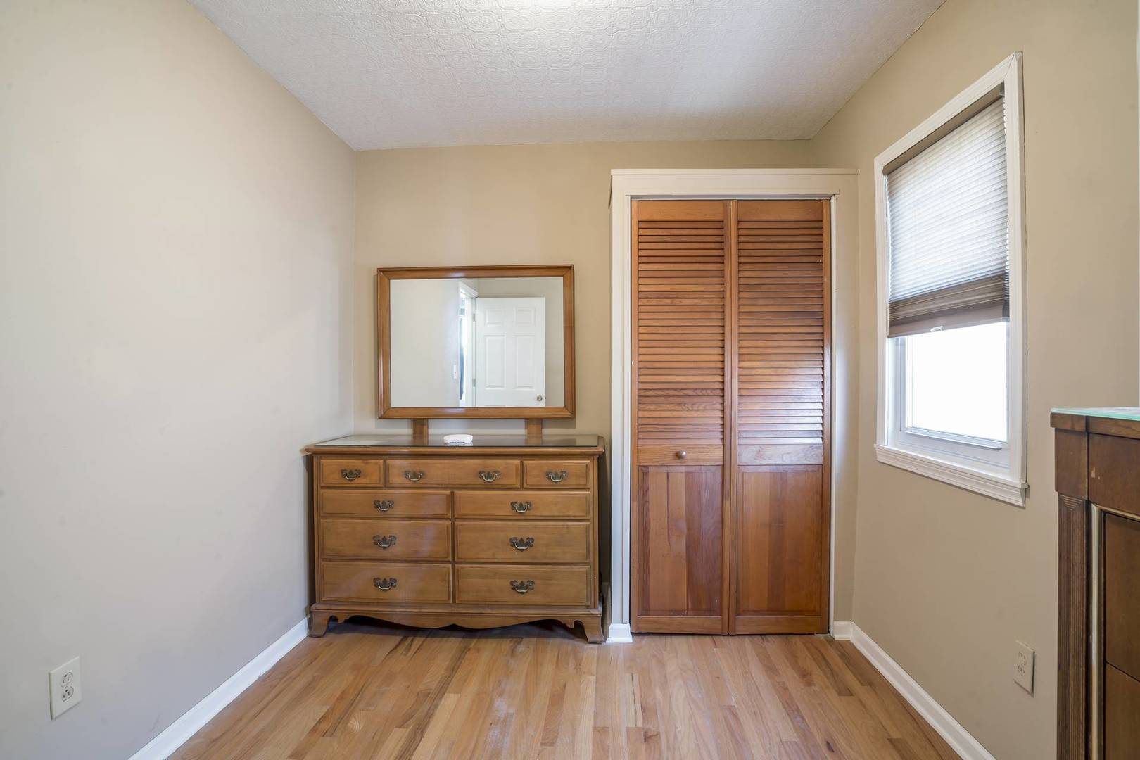 5807 W Cornelia Avenue, Chicago, IL 60634