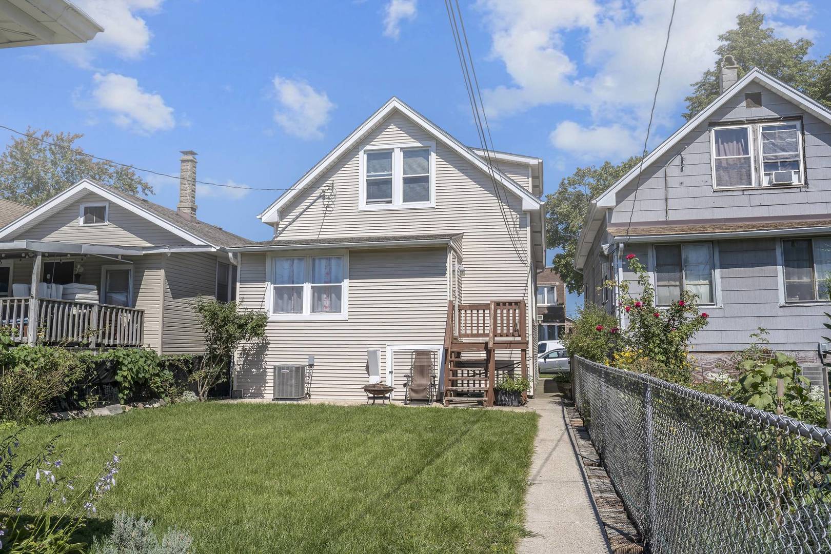 5807 W Cornelia Avenue, Chicago, IL 60634