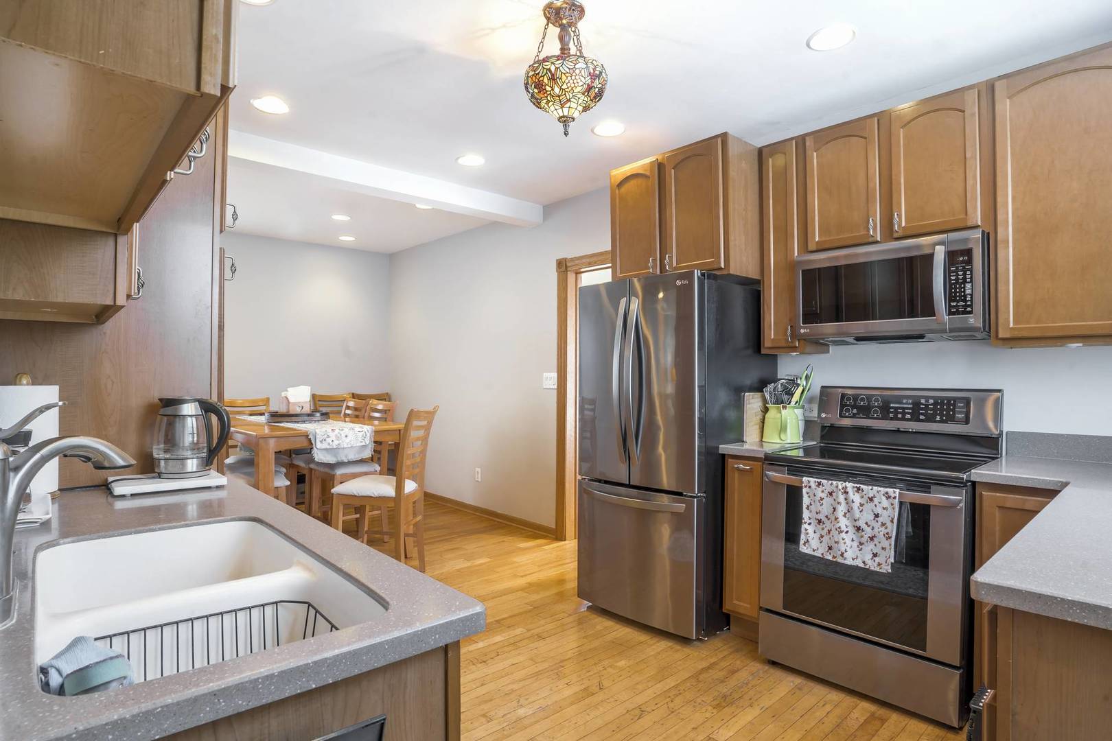5807 W Cornelia Avenue, Chicago, IL 60634