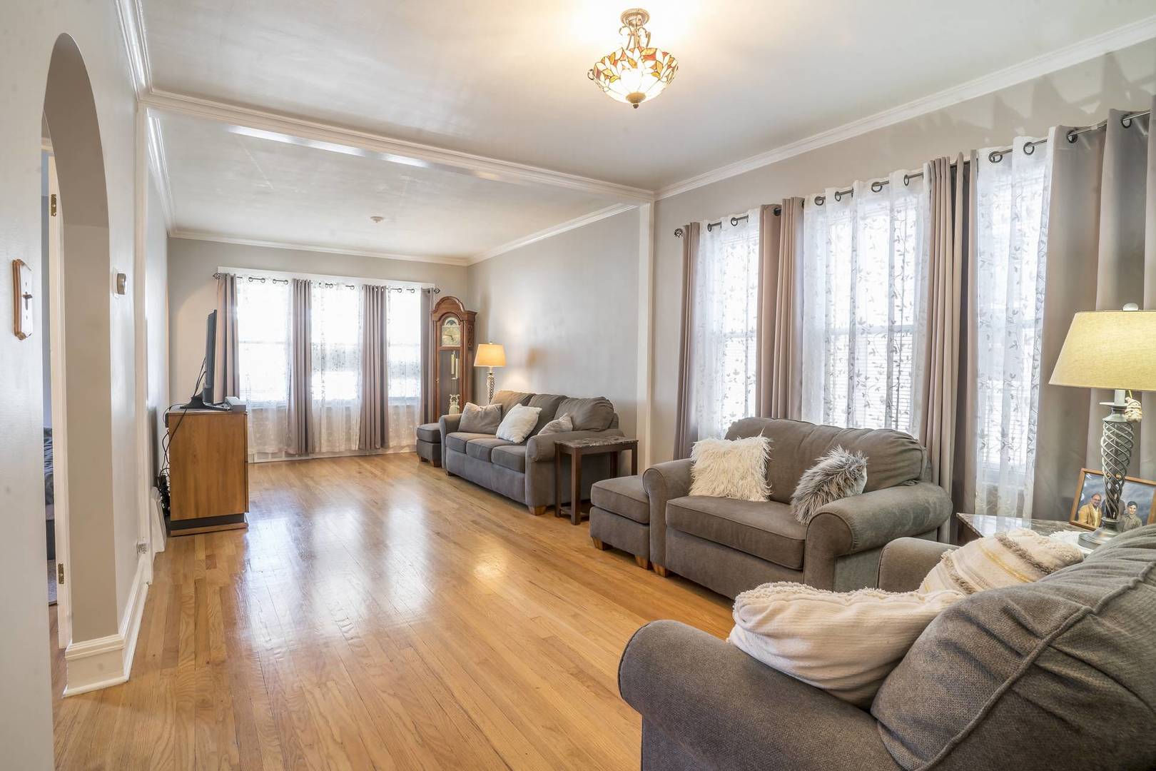 5807 W Cornelia Avenue, Chicago, IL 60634
