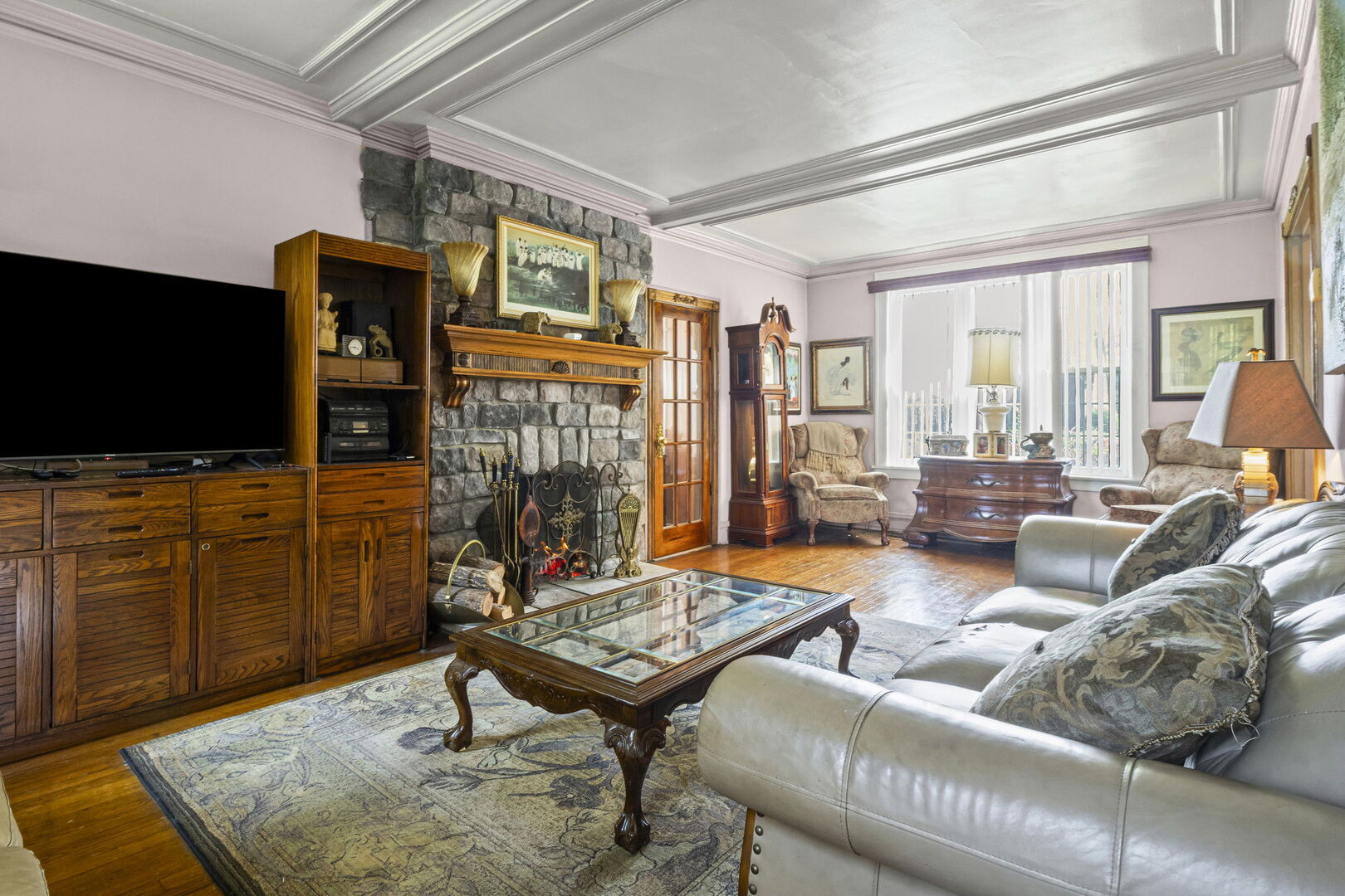 15 E 155th Street, Harvey, IL 60426