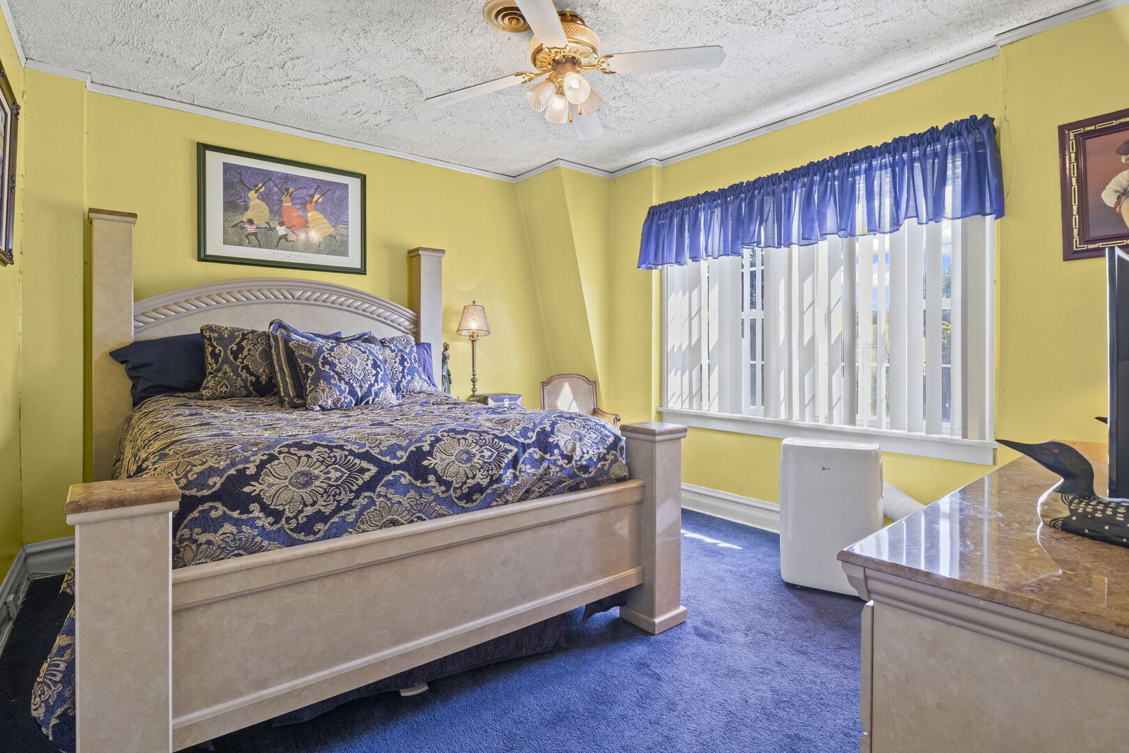 15 E 155th Street, Harvey, IL 60426
