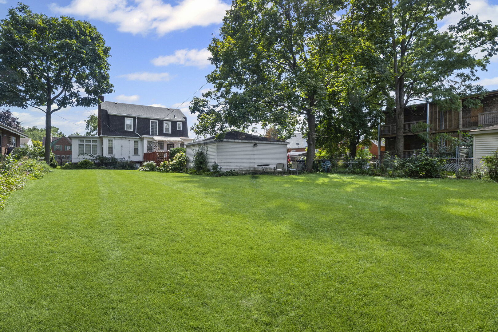 15 E 155th Street, Harvey, IL 60426