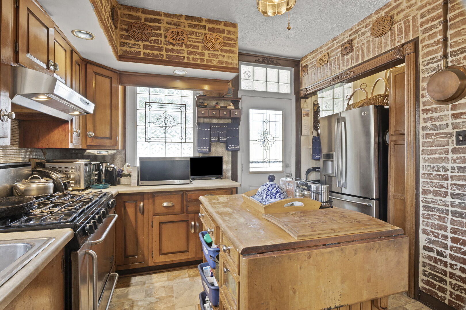 15 E 155th Street, Harvey, IL 60426