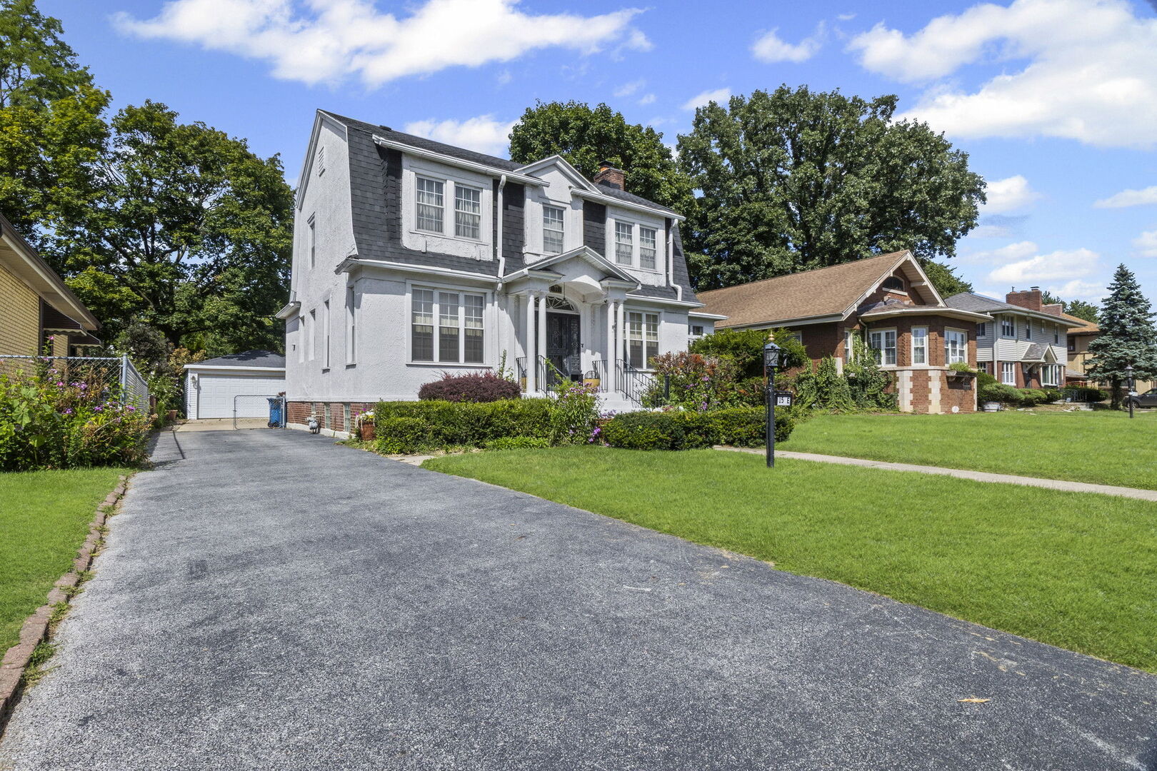 15 E 155th Street, Harvey, IL 60426
