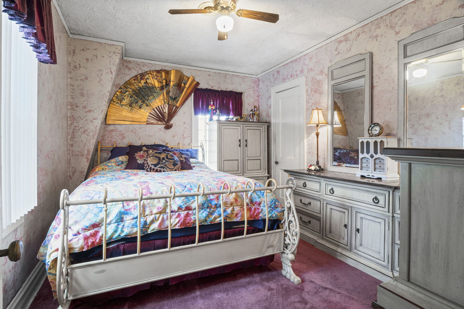 15 E 155th Street, Harvey, IL 60426