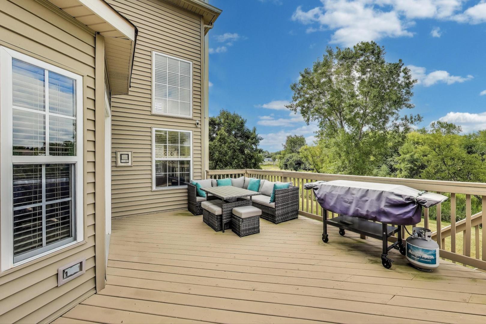 17119 W Prairieview Lane, Gurnee, IL 60031