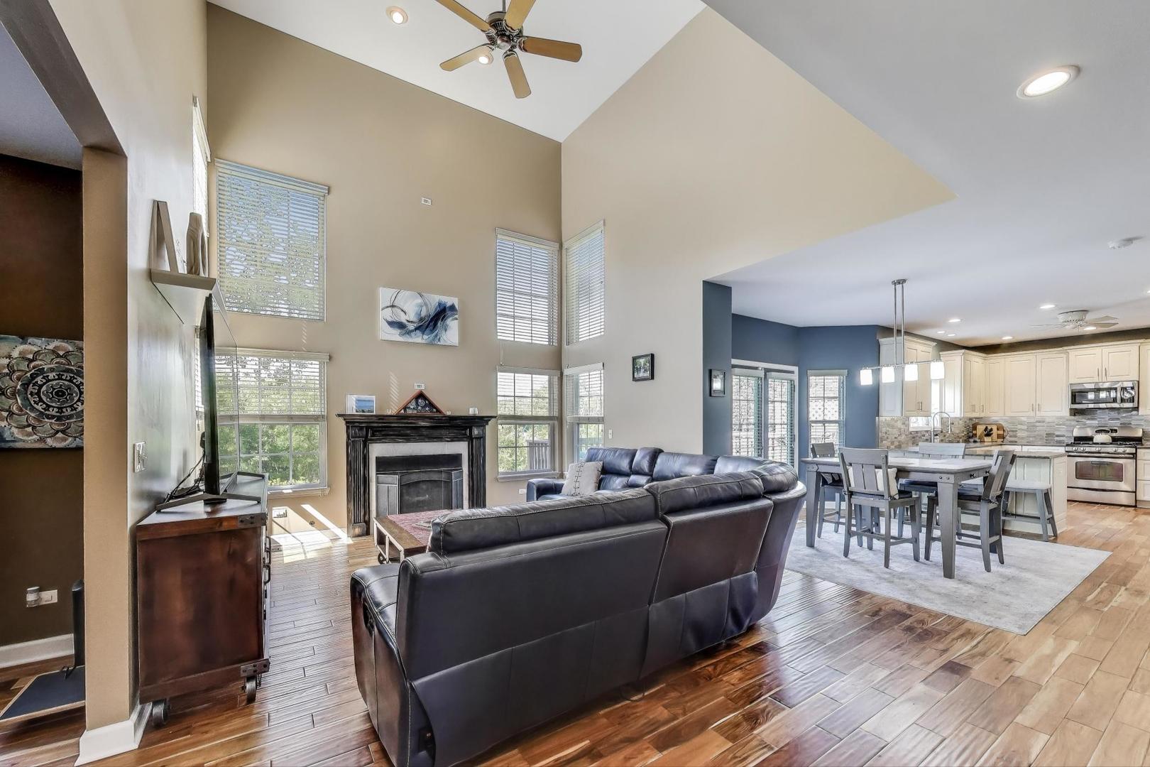 17119 W Prairieview Lane, Gurnee, IL 60031