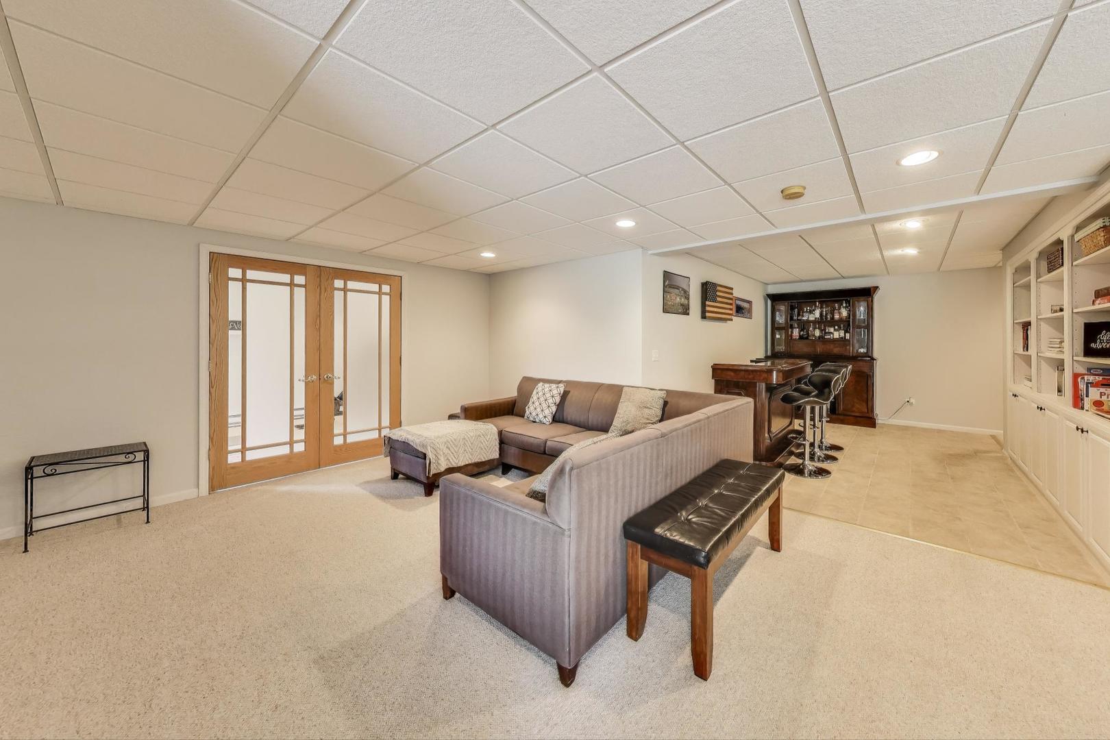 17119 W Prairieview Lane, Gurnee, IL 60031