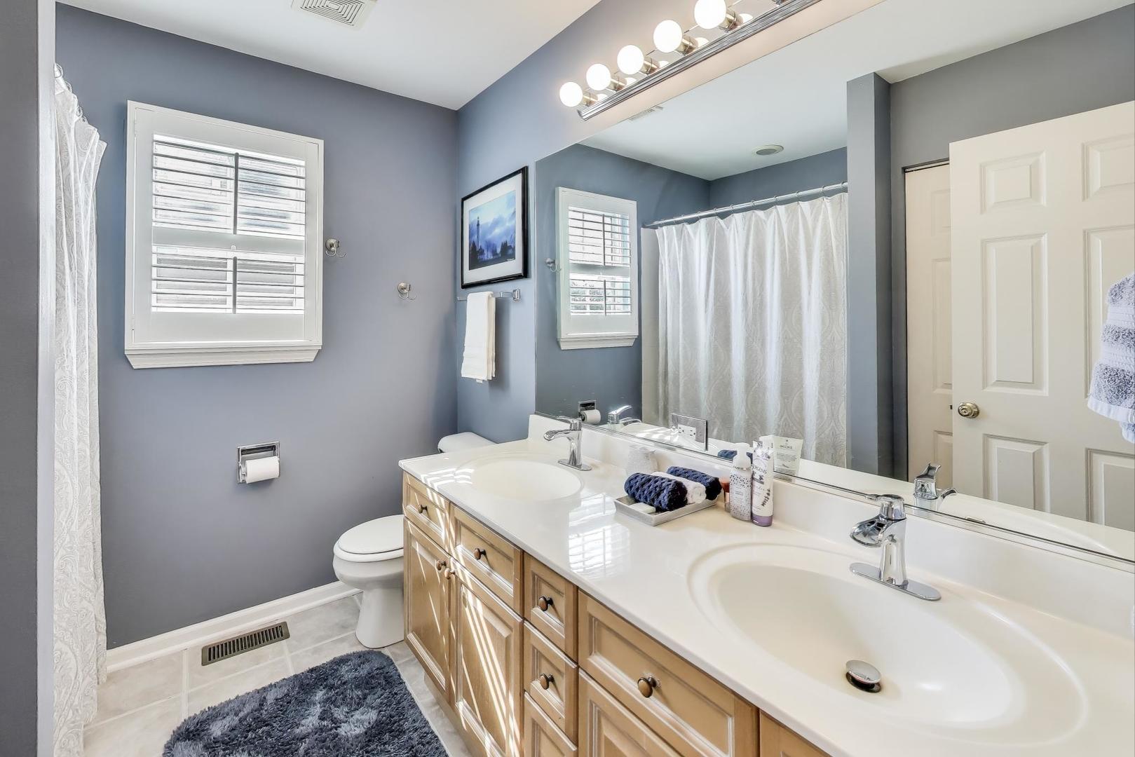 17119 W Prairieview Lane, Gurnee, IL 60031
