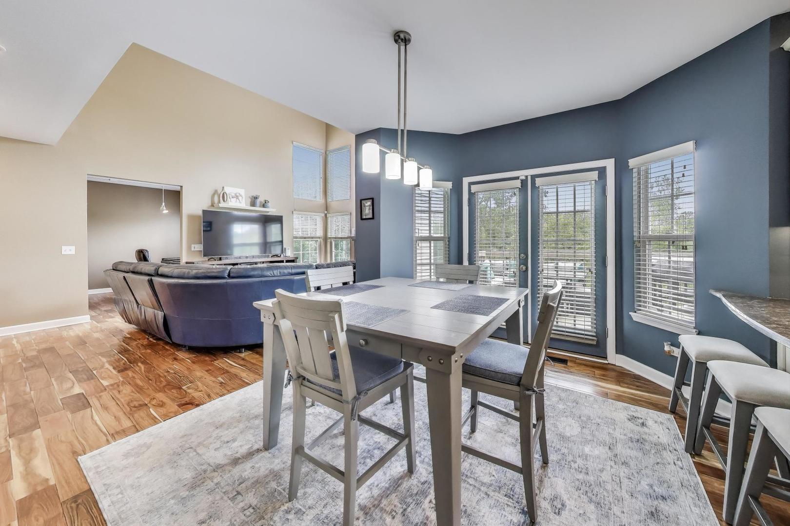 17119 W Prairieview Lane, Gurnee, IL 60031
