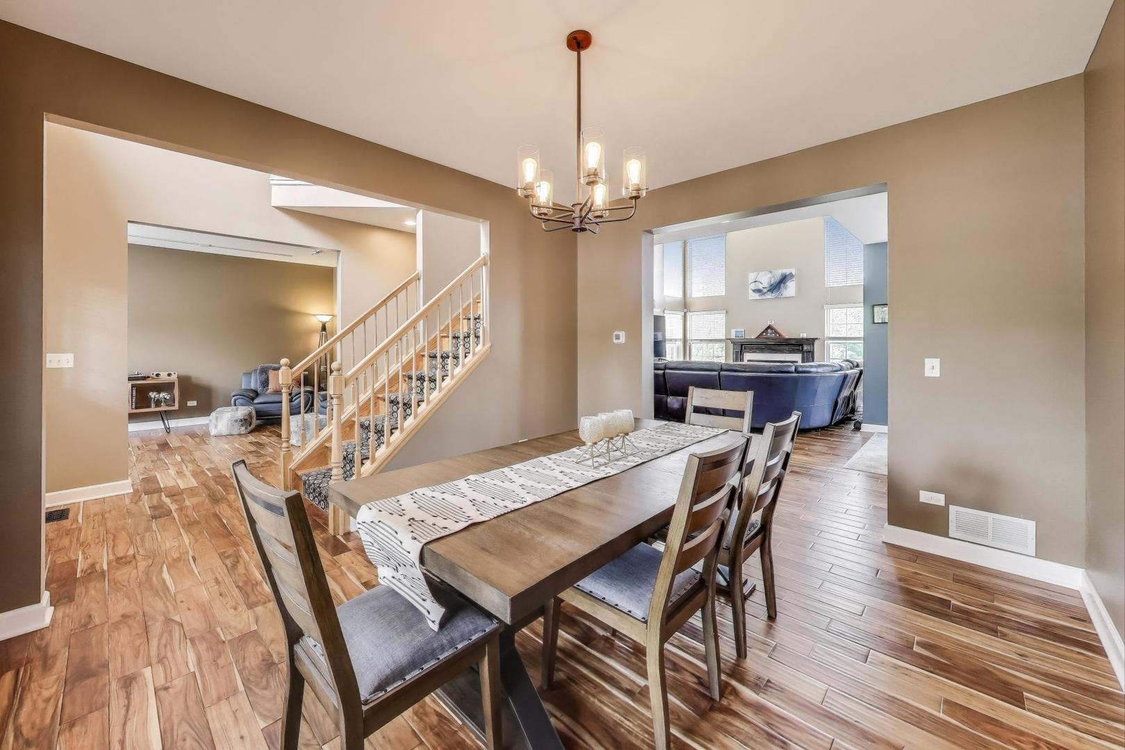 17119 W Prairieview Lane, Gurnee, IL 60031