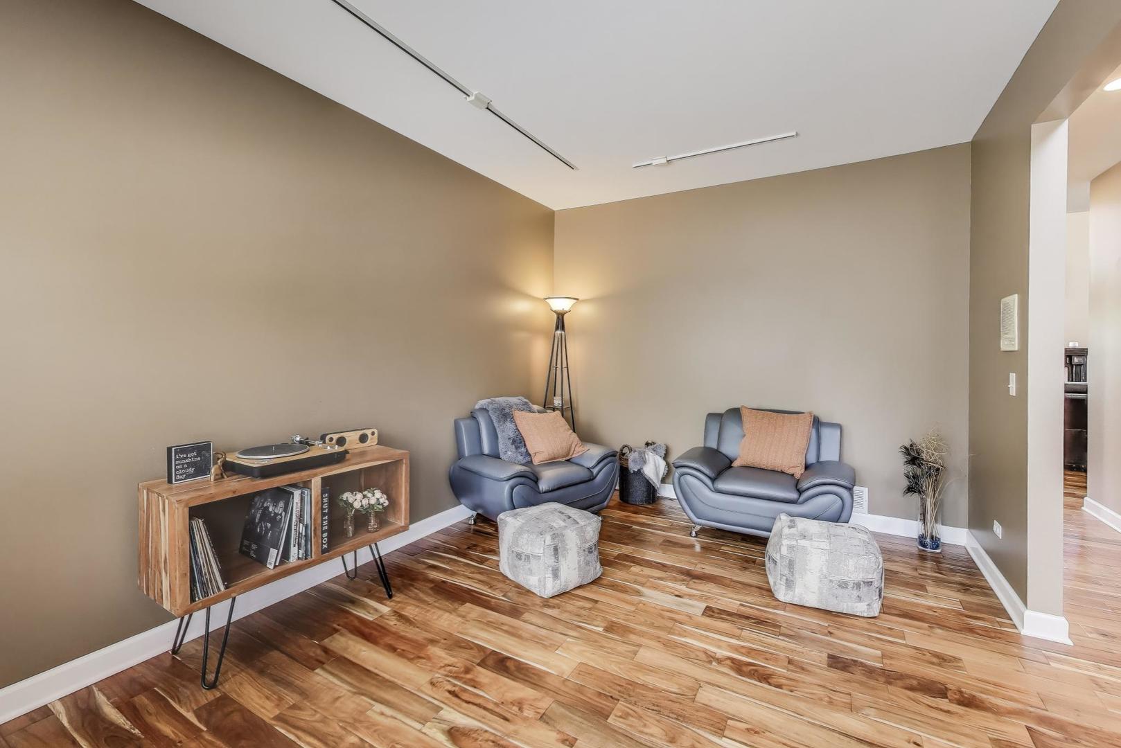 17119 W Prairieview Lane, Gurnee, IL 60031