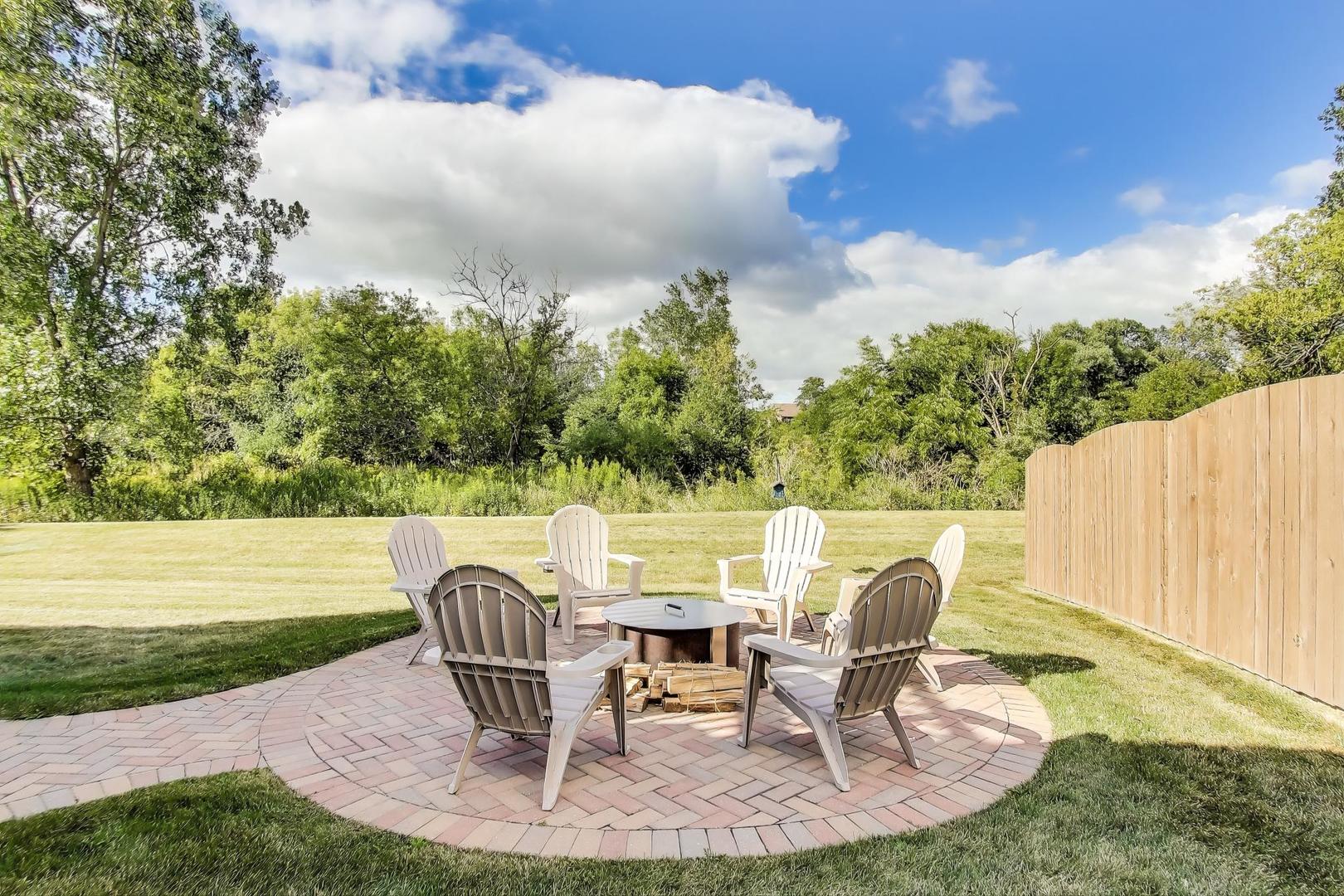 17119 W Prairieview Lane, Gurnee, IL 60031