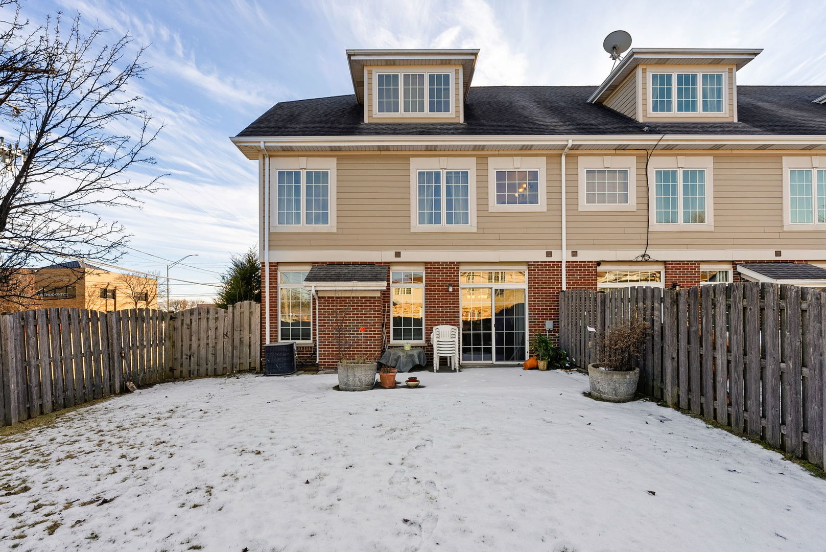 10024 S Roberts Road, Palos Hills, IL 60465