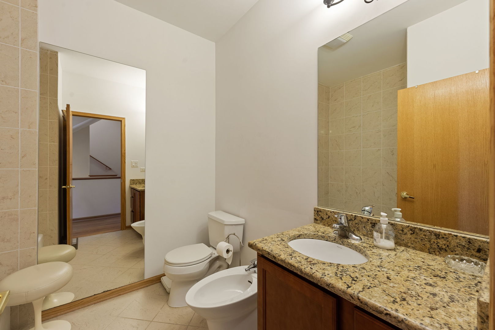 10024 S Roberts Road, Palos Hills, IL 60465