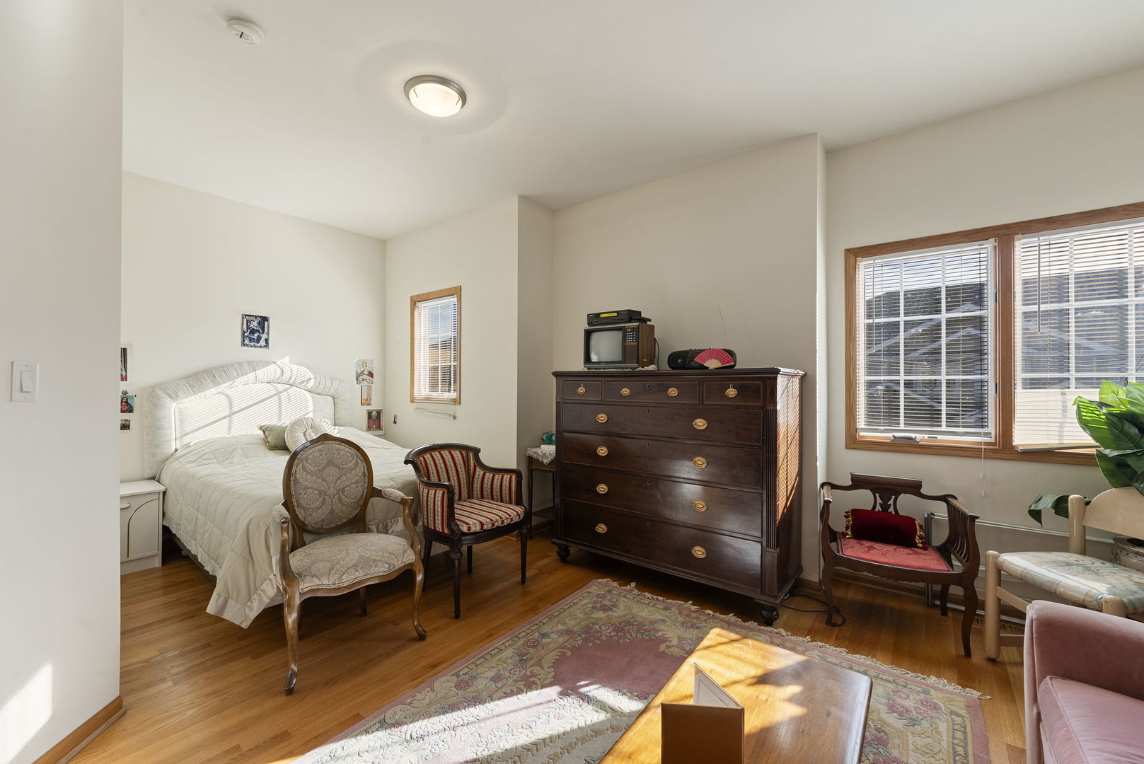 10024 S Roberts Road, Palos Hills, IL 60465