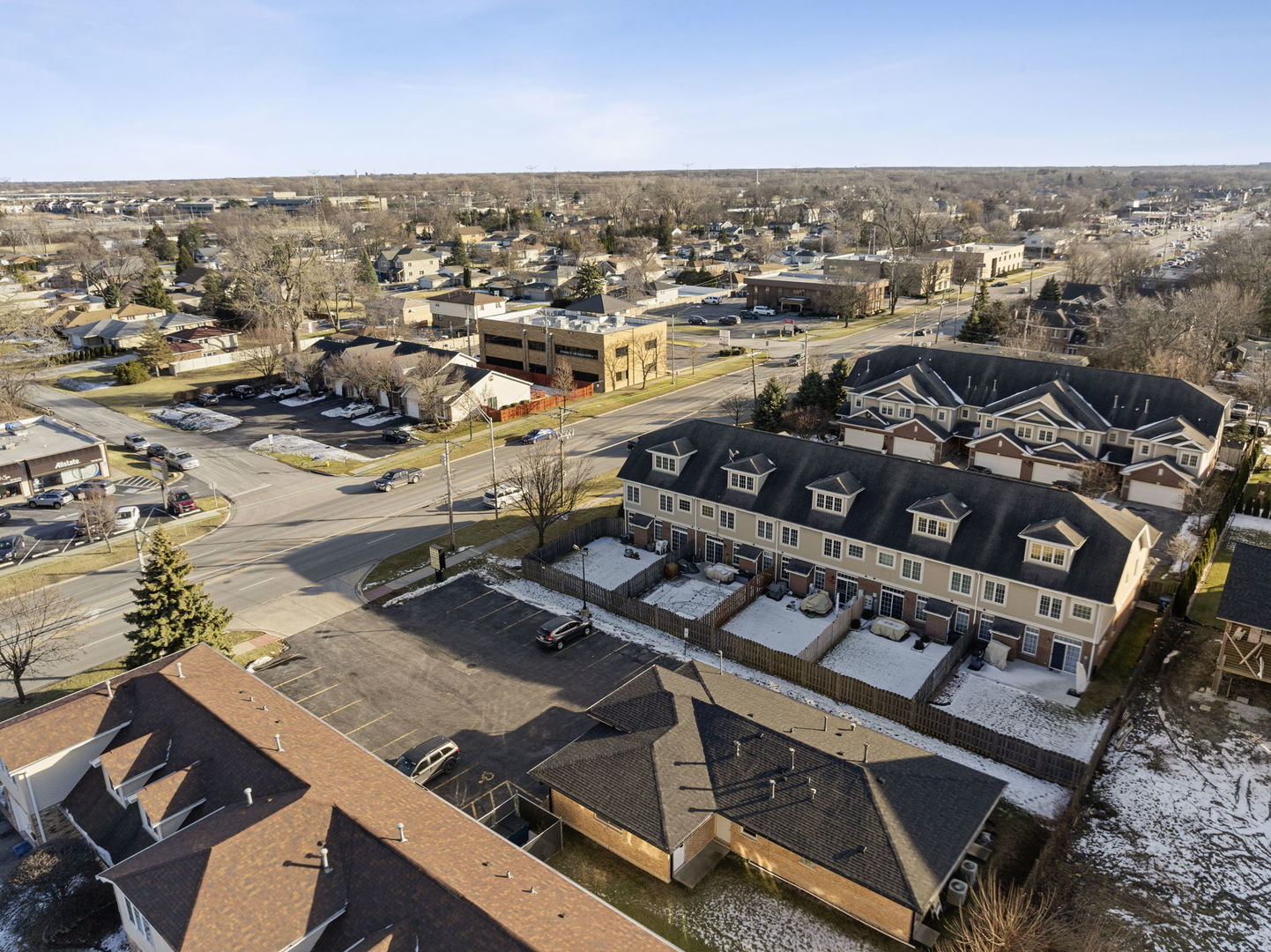 10024 S Roberts Road, Palos Hills, IL 60465