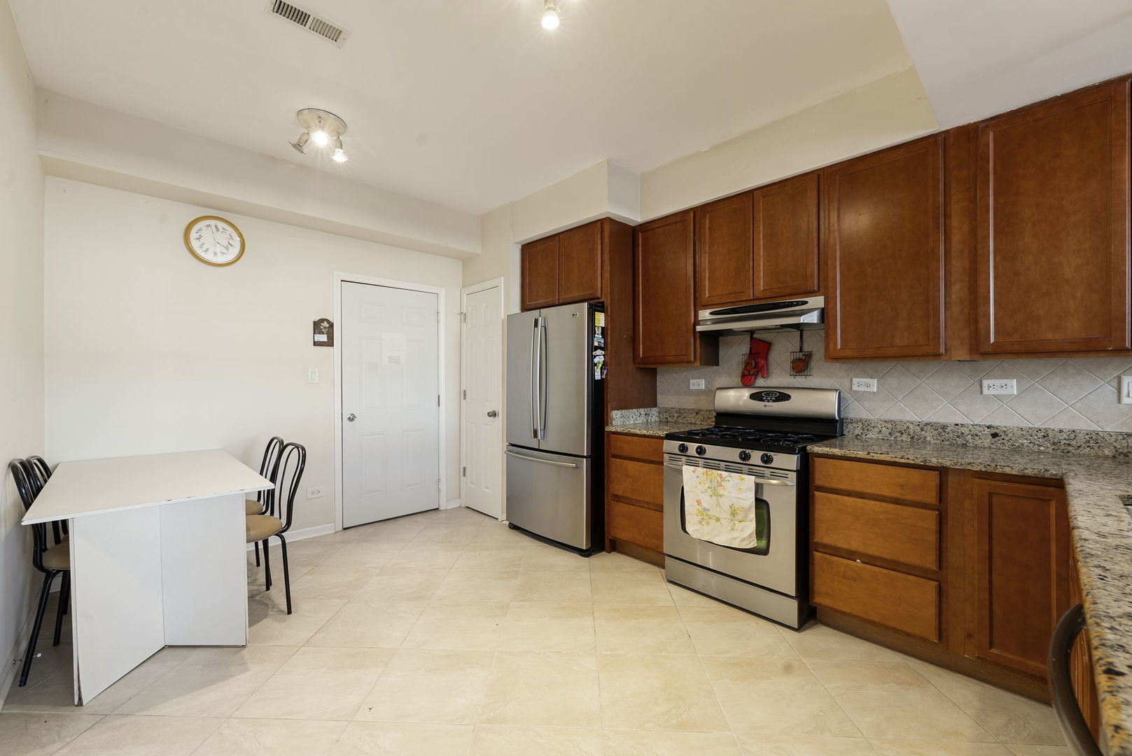 10024 S Roberts Road, Palos Hills, IL 60465