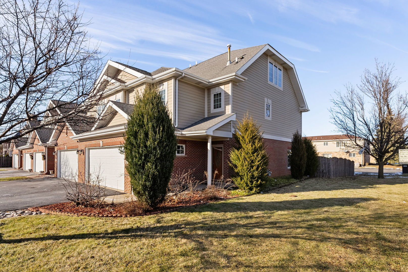 10024 S Roberts Road, Palos Hills, IL 60465